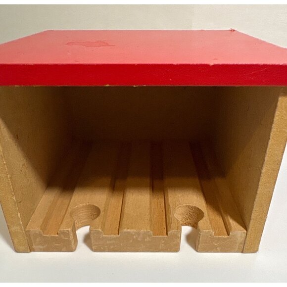 BRIO Garage Works with Thomas Train & Friends - Picture 6 of 8